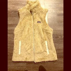 Size L Patagonia women’s vest